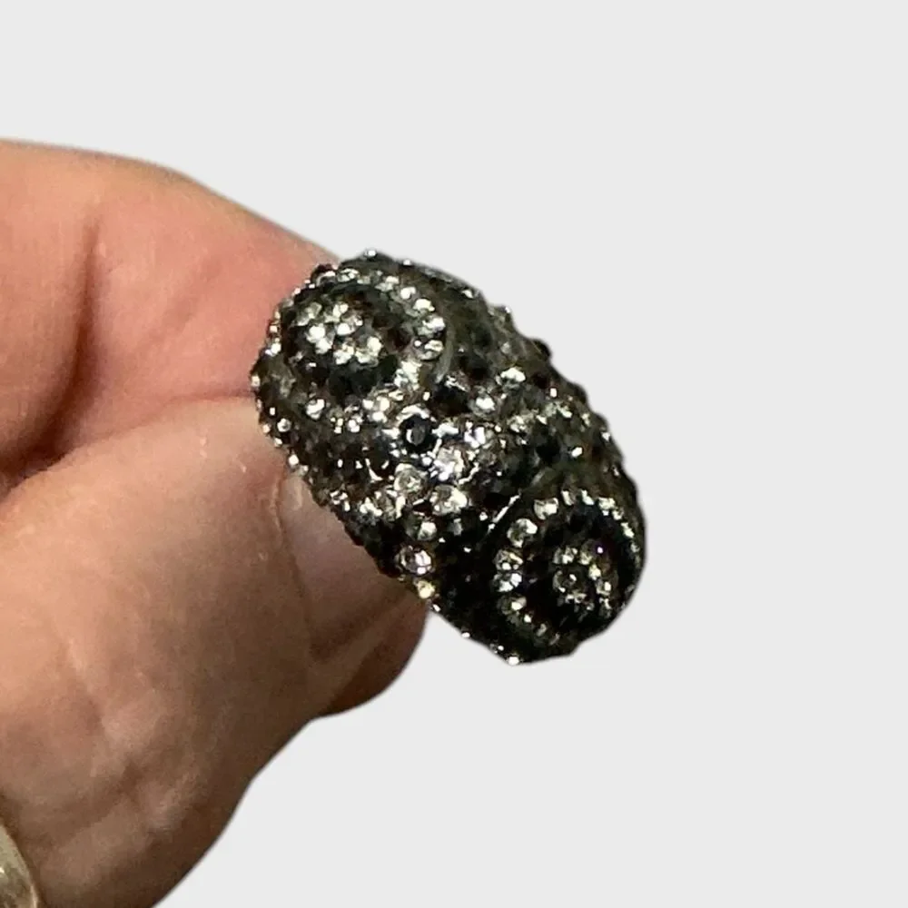 Vintage Adjustable Silver Black ring Rhinestone Raised